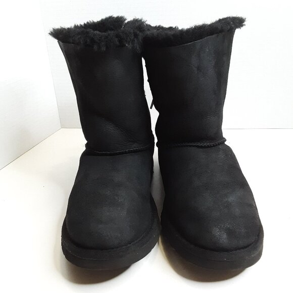 UGG Women's Mini Bailey Bow II Boot size 6 - Picture 2 of 11